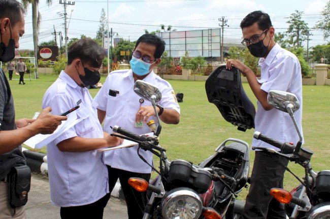 Cek Fisik Kendaraan Dinas Operasional Yang Akan Dihibahkan Pada Polres Klaten