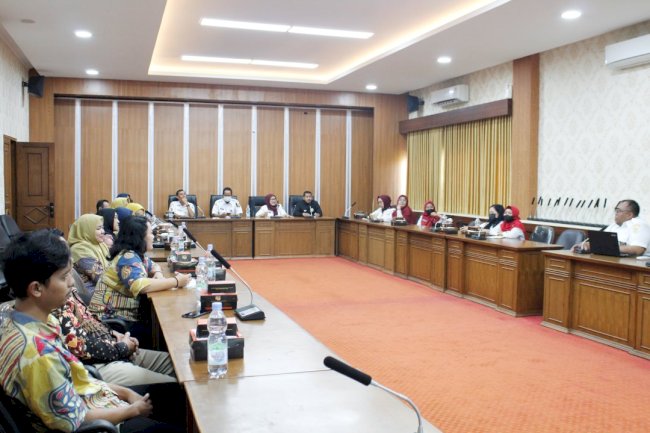 BPKPAD Kabupaten Klaten menerima kujungan studi tiru pengelolaan keuangan pada Badan Layanan Umum Daerah (BLUD) dari rombongan BPKAD Kabupaten Karawang