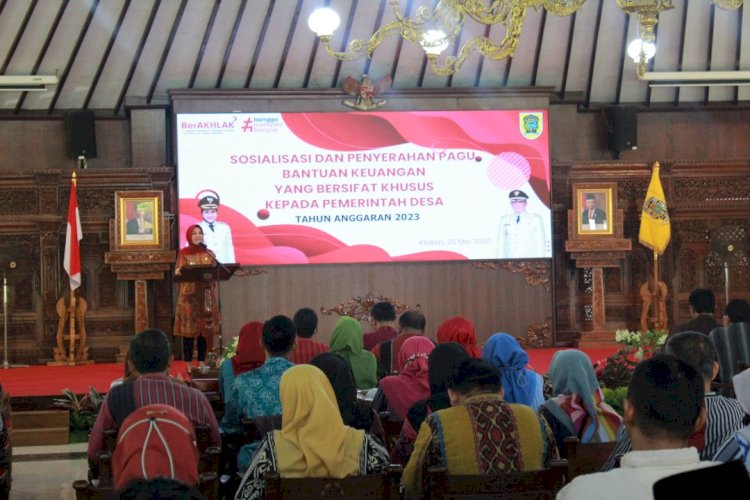 Penyerahan Pagu Anggaran Bantuan Keuangan Bersifat Khusus Yang Bersumber Dari APBD Kabupaten Klaten Tahun 2023