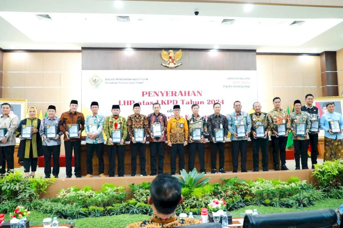 Penyerahan Laporan Hasil Pemeriksaan Atas LKPD Kabupaten Klaten Tahun 2024