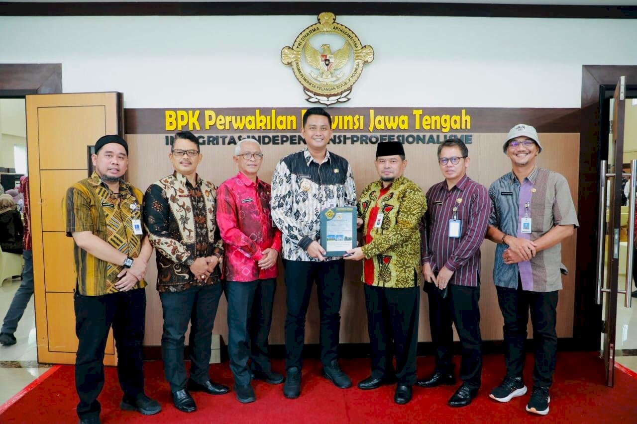 Penyerahan Laporan Hasil Pemeriksaan Atas LKPD Kabupaten Klaten Tahun 2024