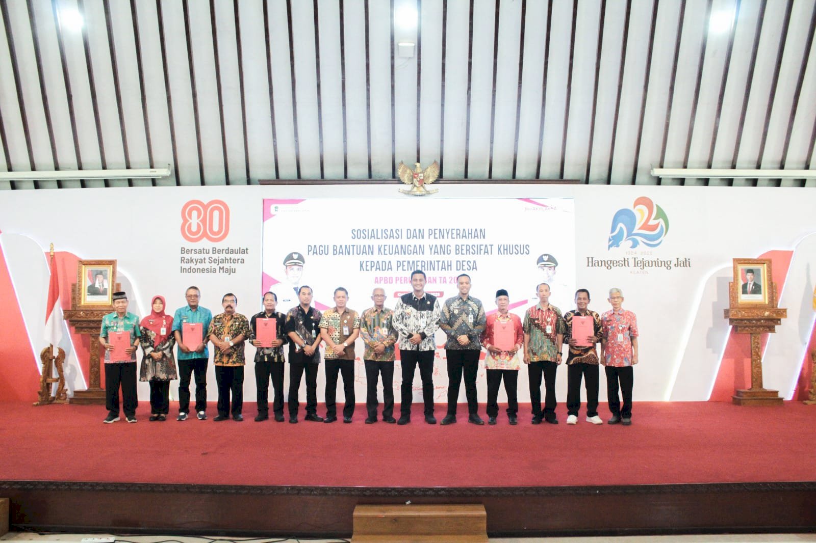 Sosialisasi Dan Penyerahan Pagu Bantuan Keuangan  Yang Bersifat Khusus Kepada Pemerintah Desa