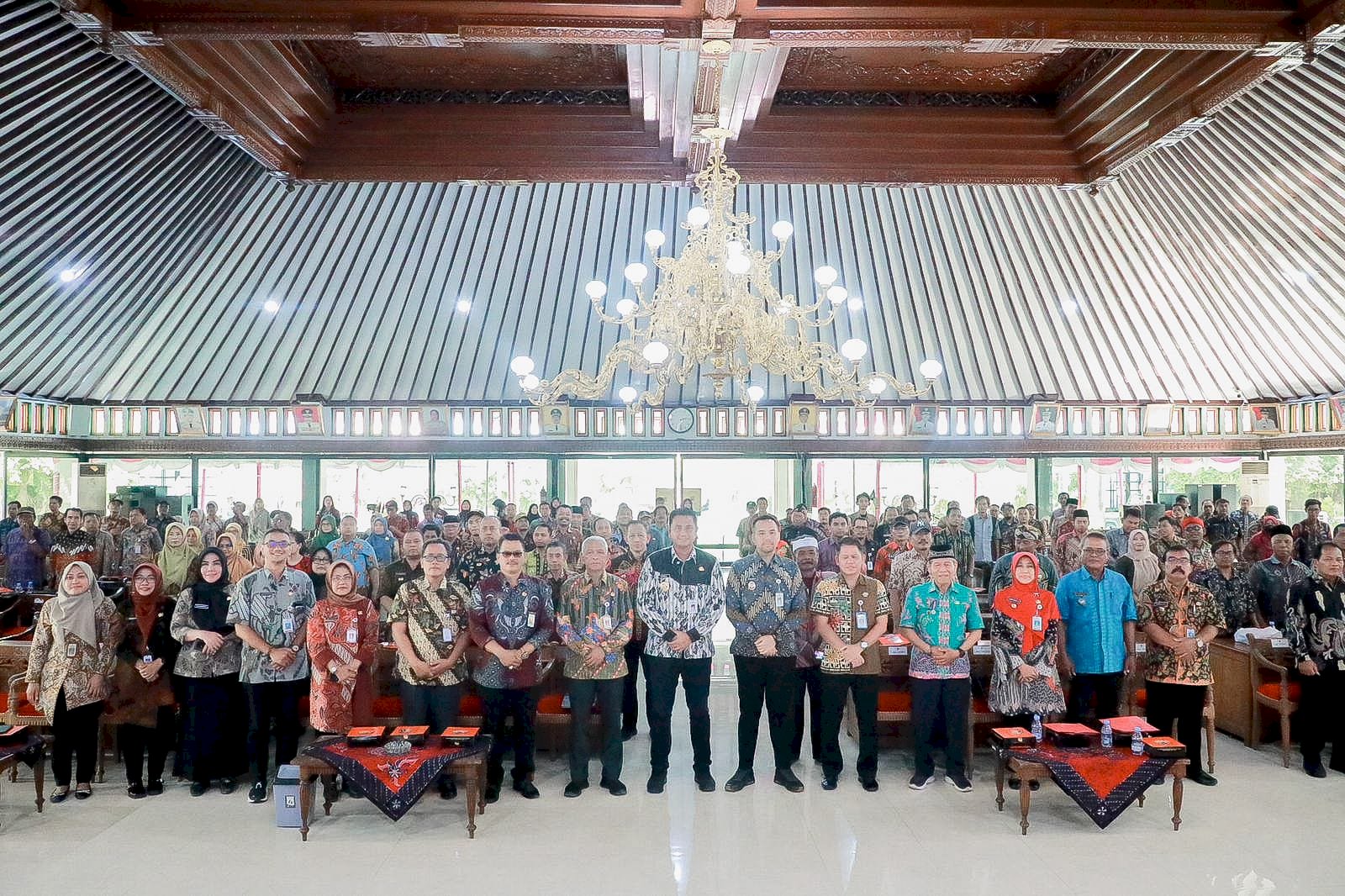 Sosialisasi Dan Penyerahan Pagu Bantuan Keuangan  Yang Bersifat Khusus Kepada Pemerintah Desa