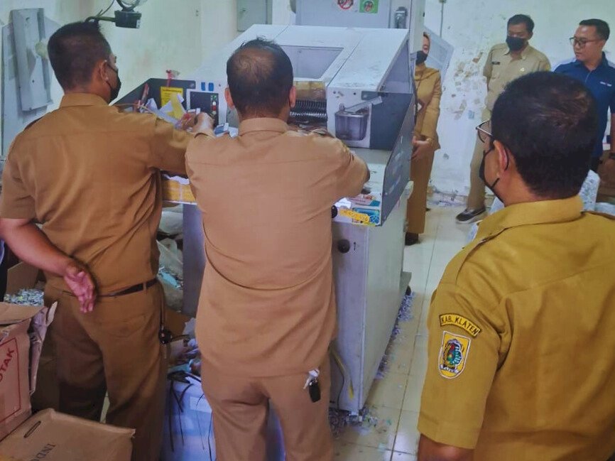 BPKPAD melalui Bidang Aset Daerah menghadiri Pemusnahan Barang Persediaan Berupa Karcis Retribusi Obyek Wisata