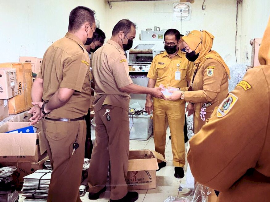 BPKPAD melalui Bidang Aset Daerah menghadiri Pemusnahan Barang Persediaan Berupa Karcis Retribusi Obyek Wisata