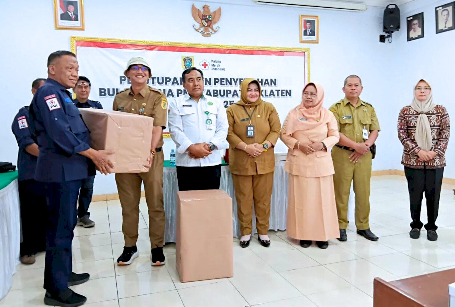 BPKPAD Menerima Juara 1 Penyetor Terbanyak Bulan Dana PMI 2025